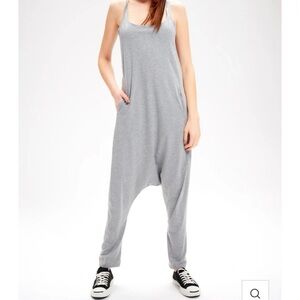 Gray Sleeveless Drop Crotch Romper with Pockets & Tapered Legs 22” ptp (Large)